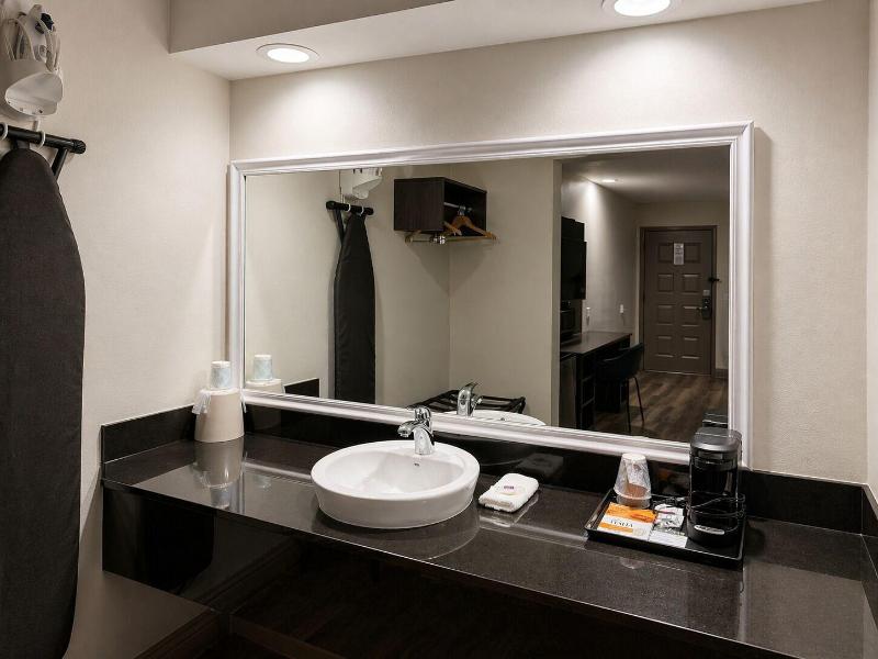 Spanish Trails Inn image