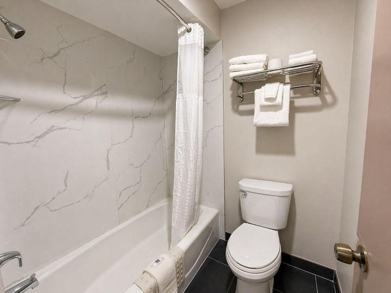 Spanish Trails Inn image
