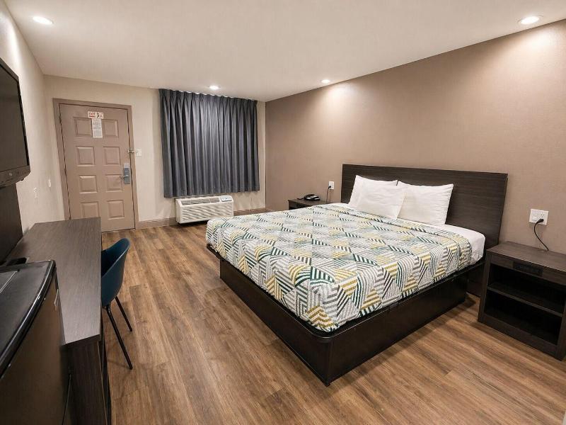 Spanish Trails Inn image