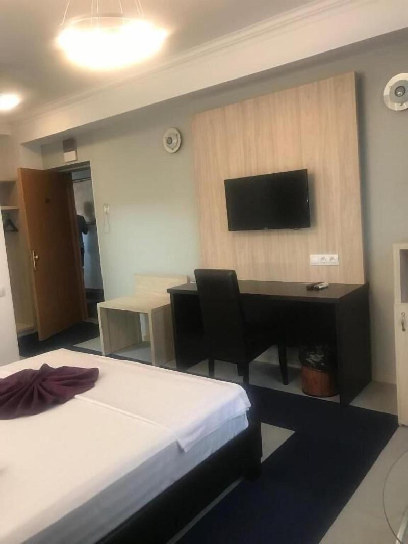 Bulevard Prestige Hotel image