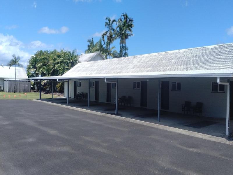 Tully Motel