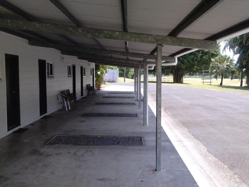 Tully Motel — general view