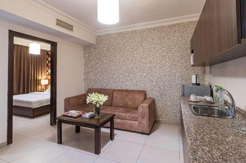 Lancaster Hotel Apartments Gardens image