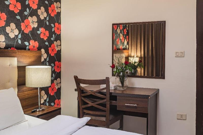 Lancaster Hotel Apartments Gardens image
