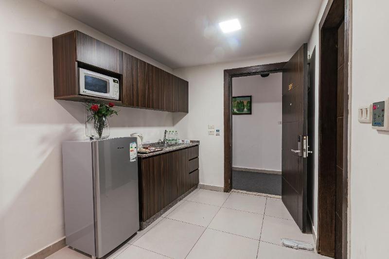 Lancaster Hotel Apartments Gardens image
