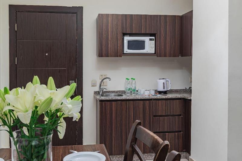 Lancaster Hotel Apartments Gardens image