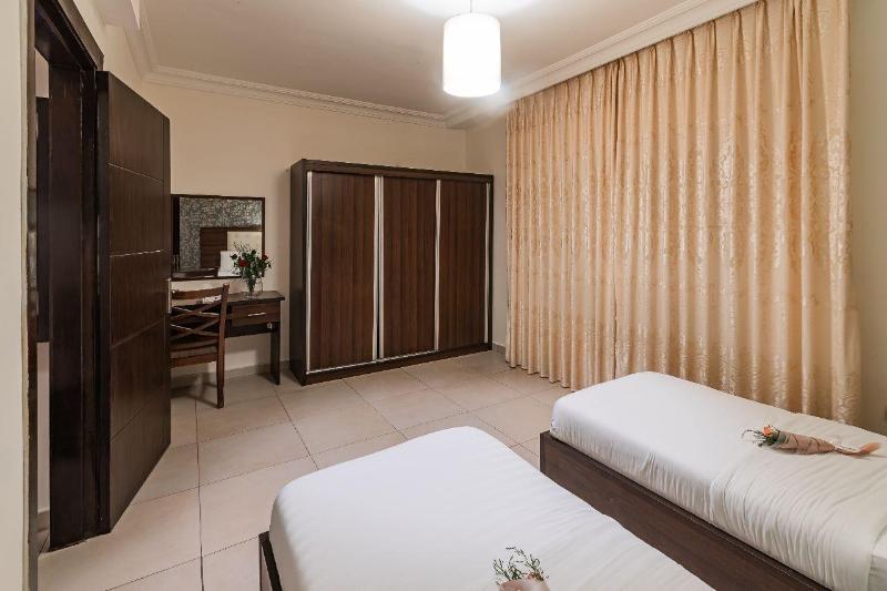 Lancaster Hotel Apartments Gardens image