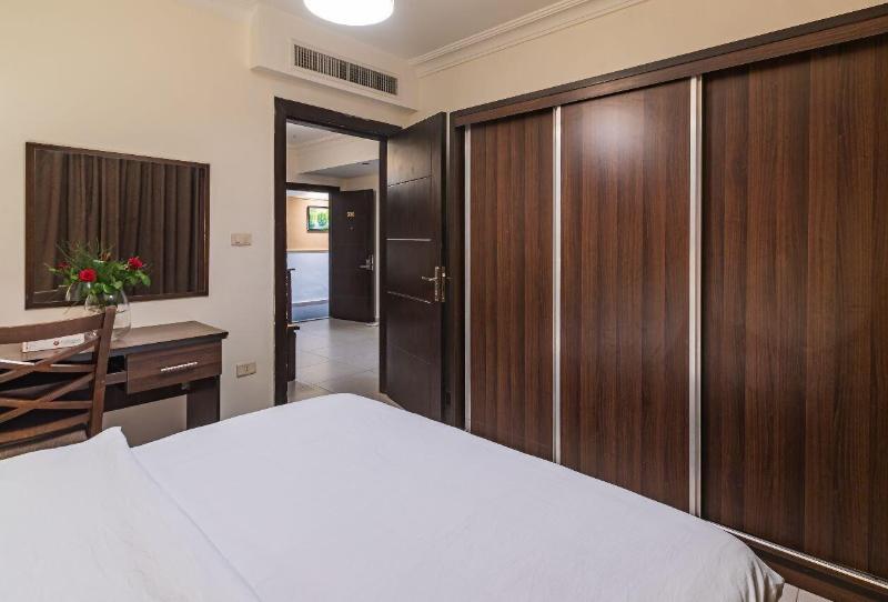 Lancaster Hotel Apartments Gardens image
