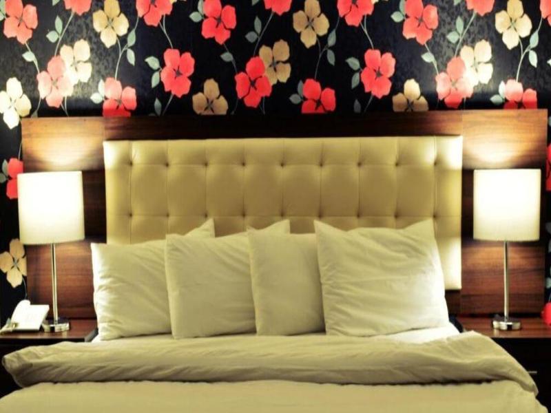 Lancaster Hotel Apartments Gardens image