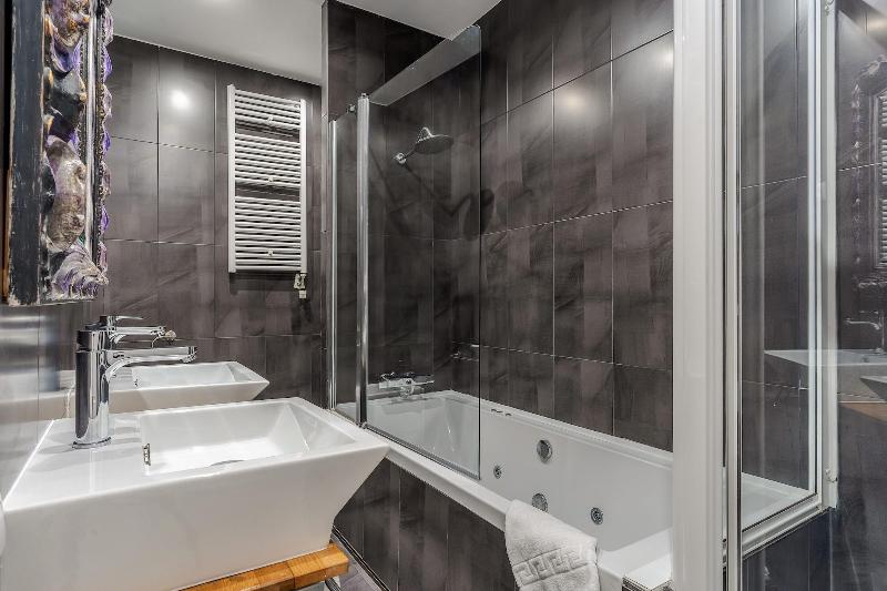 Enjoybcn Tapies Apartment image