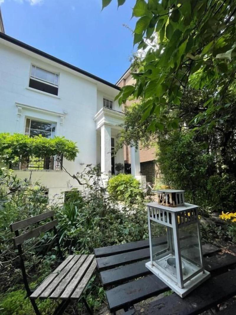 Central Victorian House image