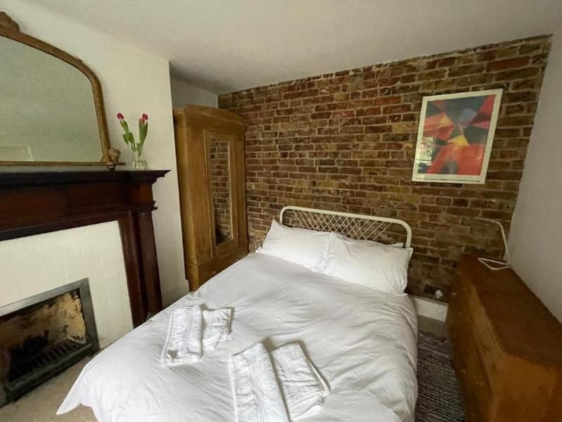 Central Victorian House image