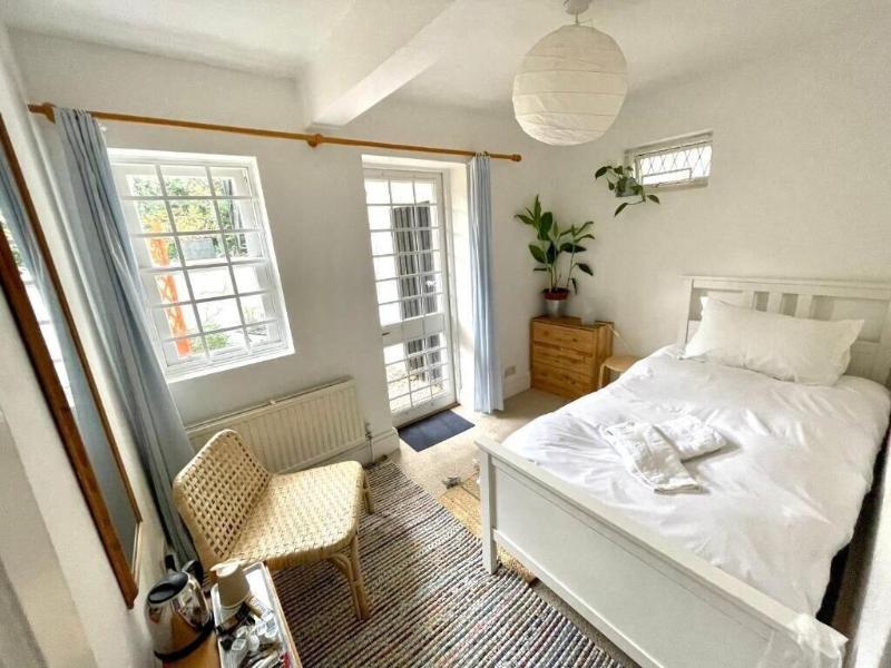 Central Victorian House image