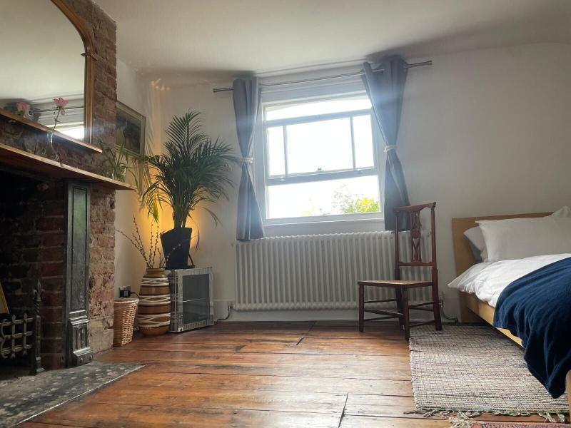 Central Victorian House image