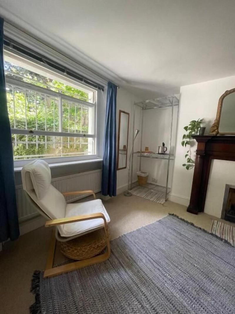 Central Victorian House image