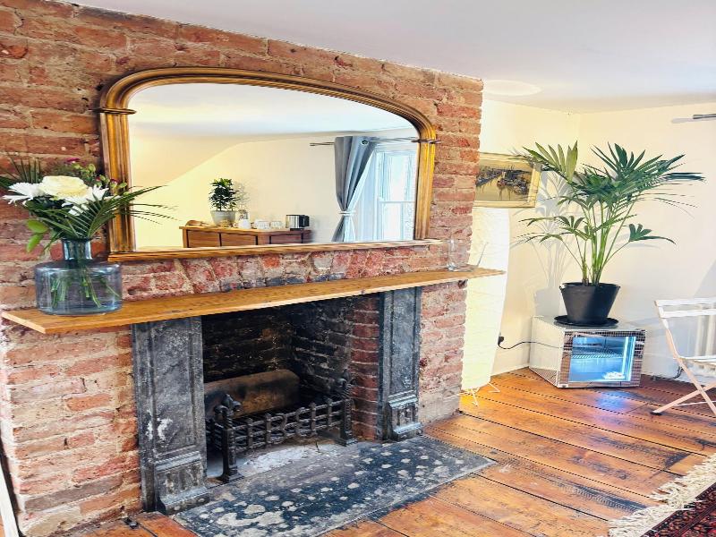 Central Victorian House image