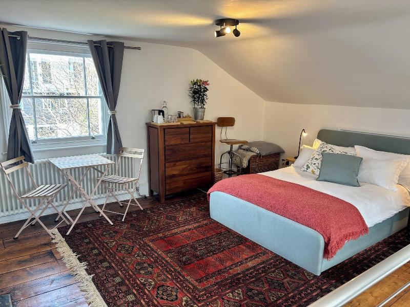 Central Victorian House image