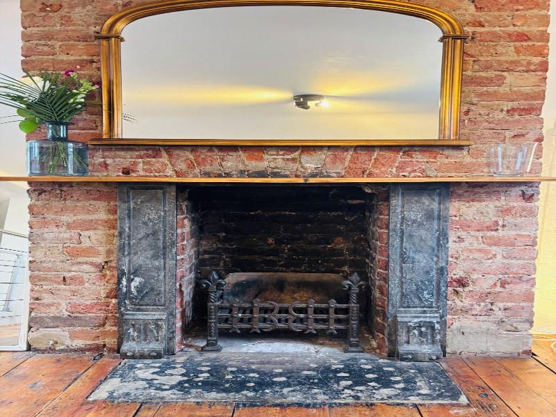 Central Victorian House image