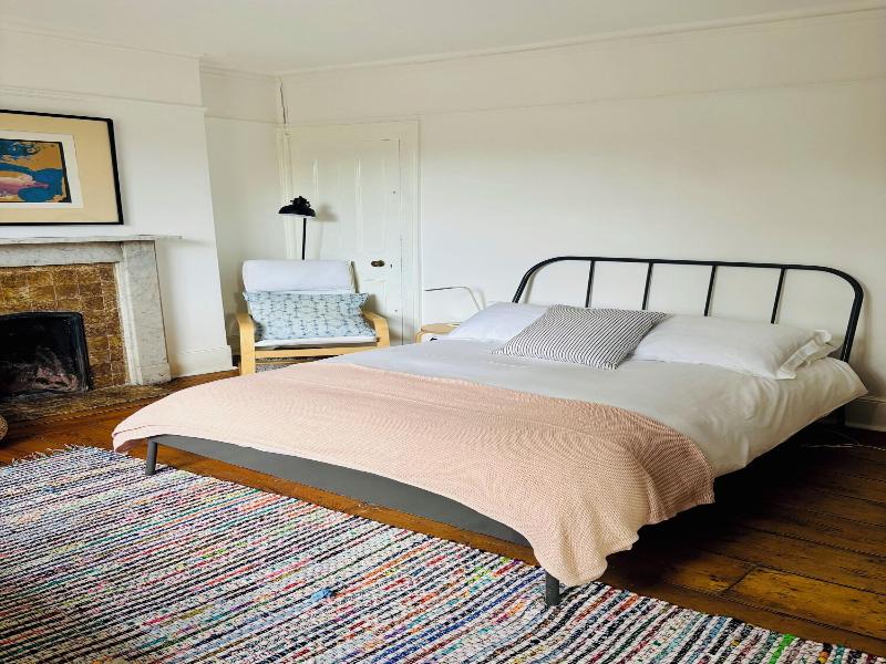 Central Victorian House image