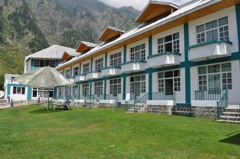 Pine Top Hotel Naran image