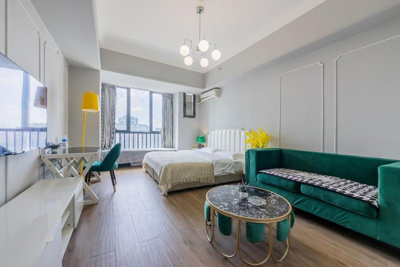 Lavender Apartment Wanda Branch image