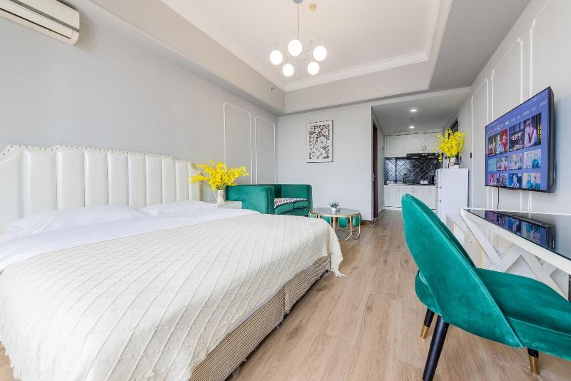 Lavender Apartment Wanda Branch image