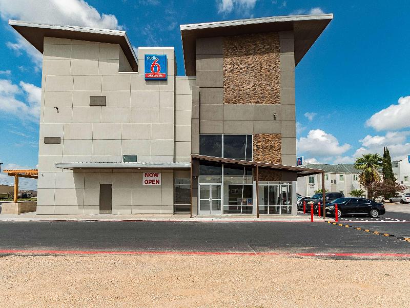Studio 6 New Braunfels Tx image