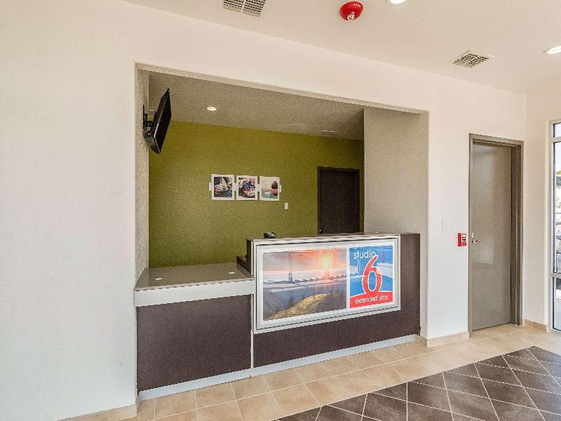 Studio 6 New Braunfels Tx image
