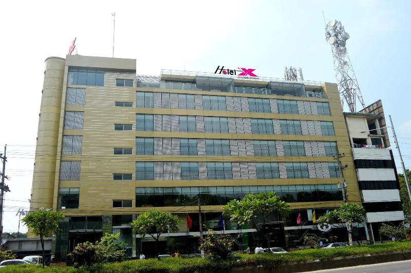 Hotel X — general view
