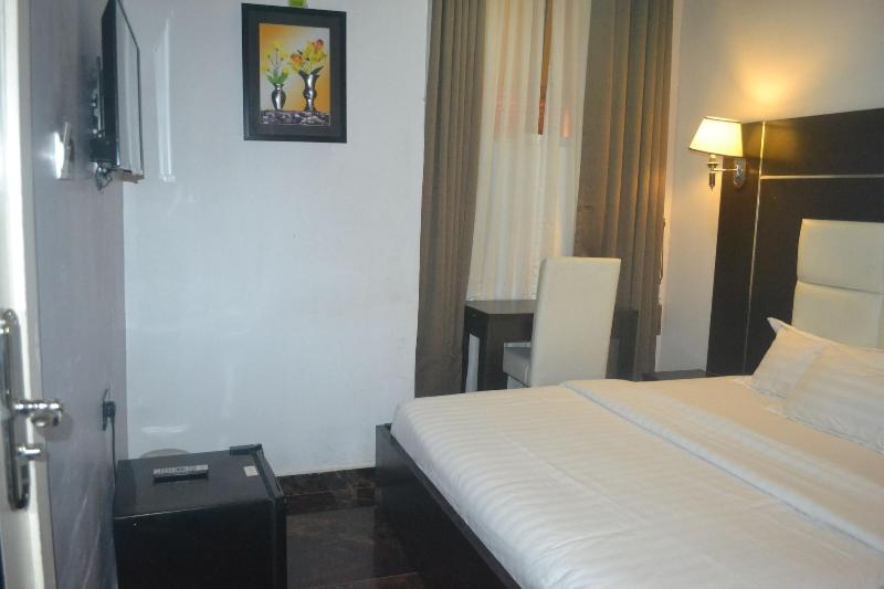 Mac Dove Lounge Suites Ltd image