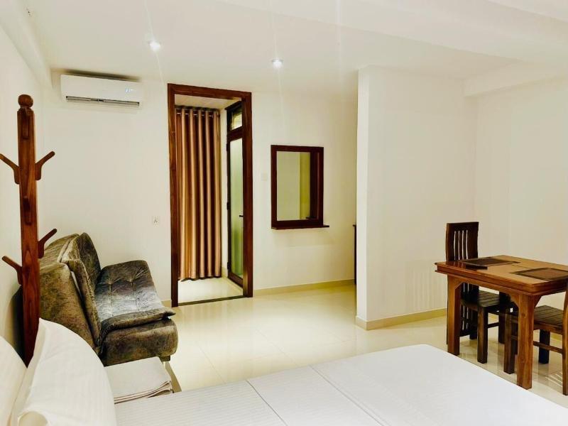 Easy Stay image