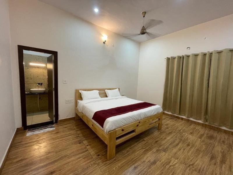 Karans Corbett Motel image