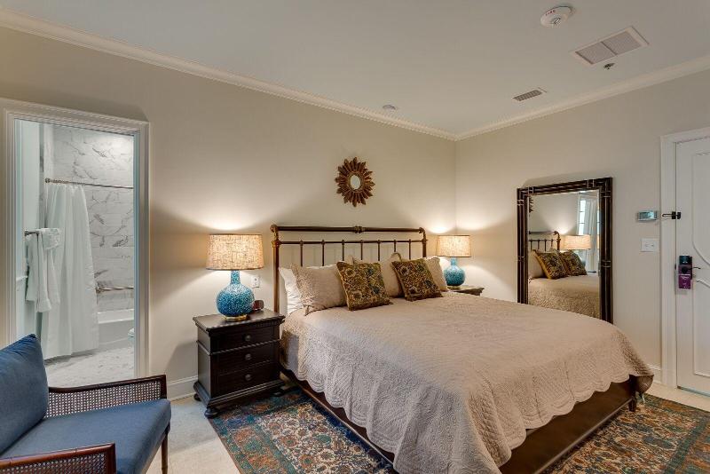 Azaleana Manor image