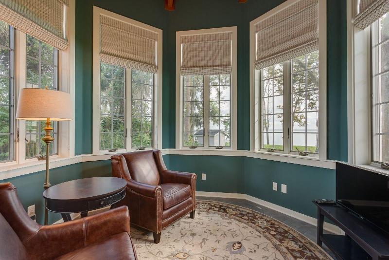 Azaleana Manor image