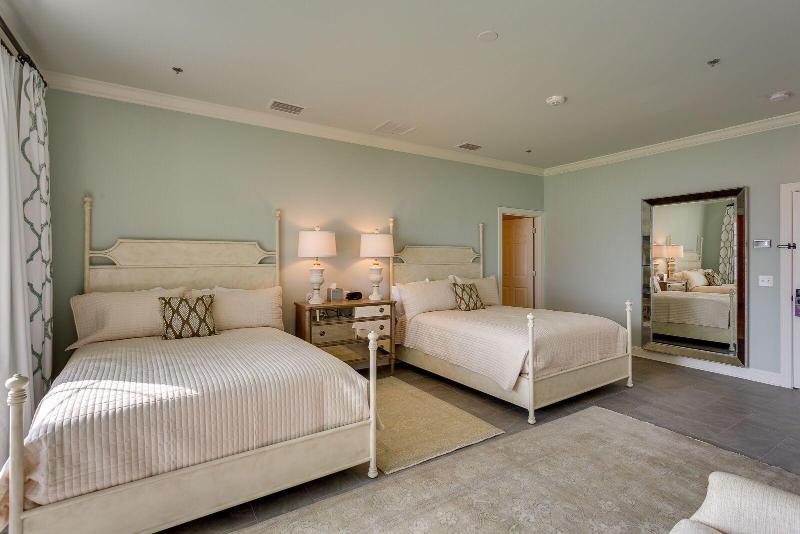 Azaleana Manor image