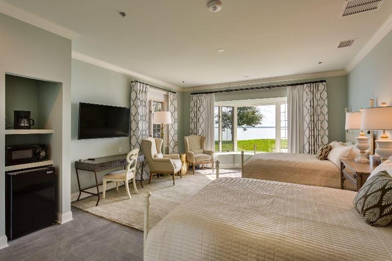 Azaleana Manor image