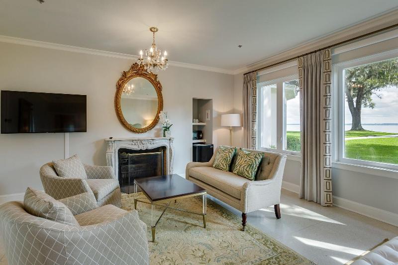 Azaleana Manor image