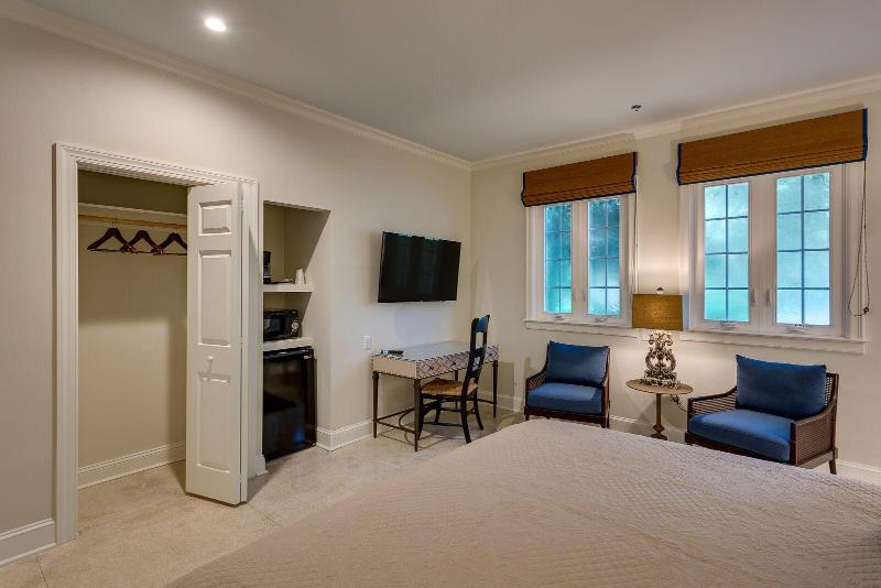 Azaleana Manor image