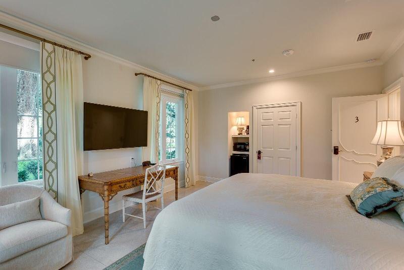 Azaleana Manor image