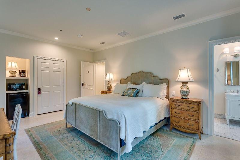 Azaleana Manor image