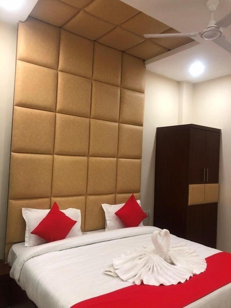 Hotel Dev Ganga image