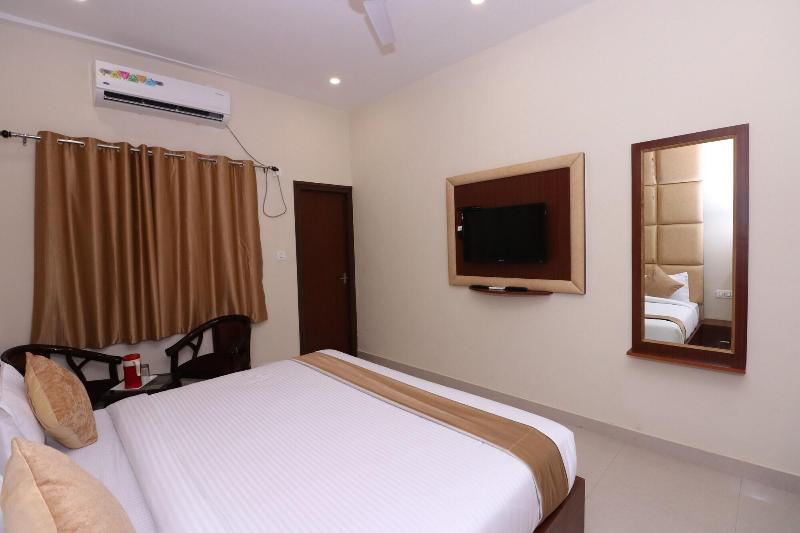 Hotel Dev Ganga image