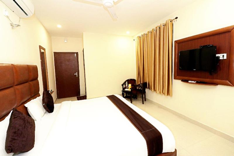 Hotel Dev Ganga image