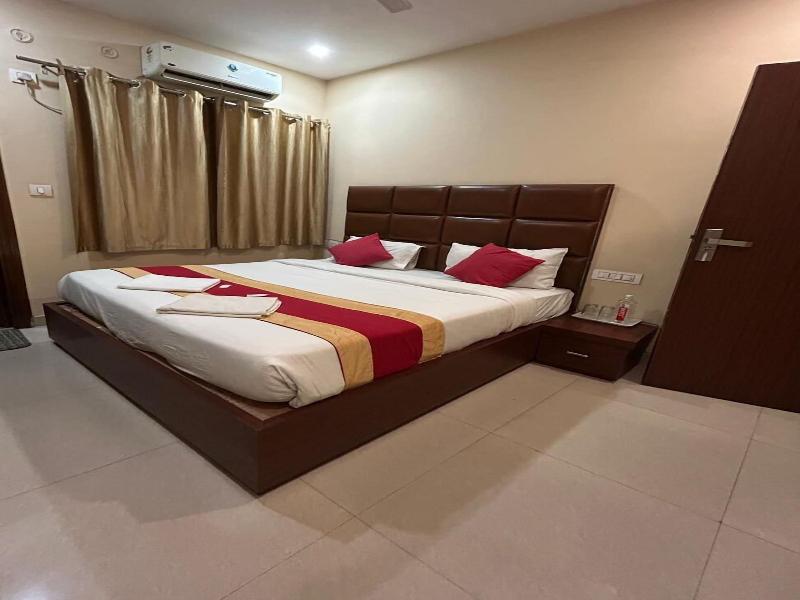Hotel Dev Ganga image