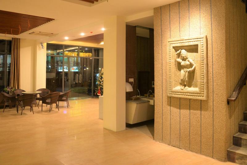 Thazin Palace A Hotel image