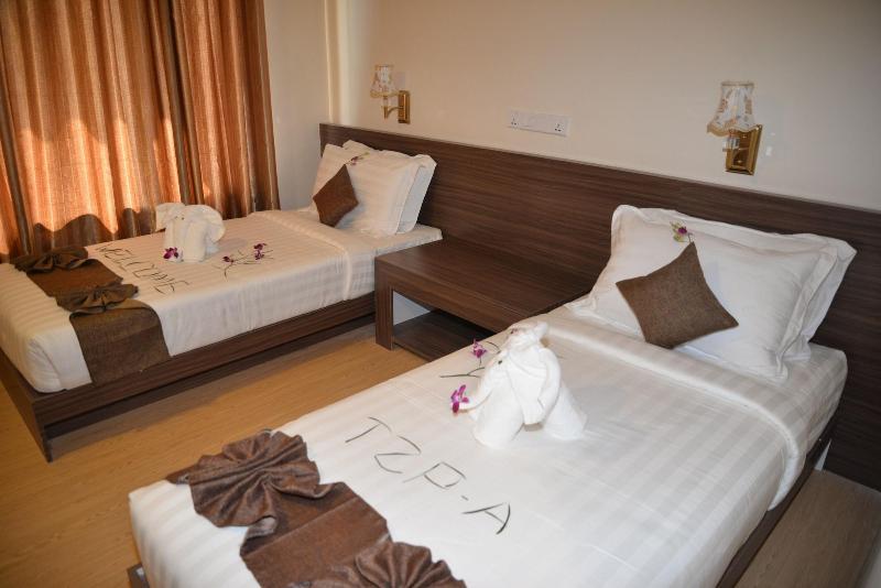 Thazin Palace A Hotel image