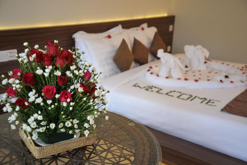 Thazin Palace A Hotel image