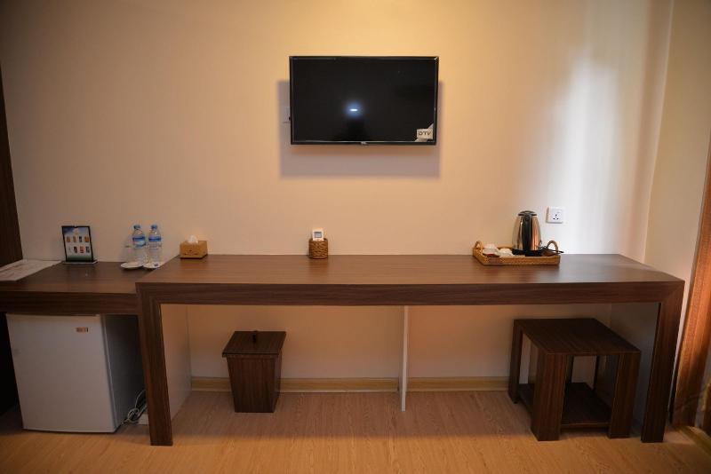Thazin Palace A Hotel image