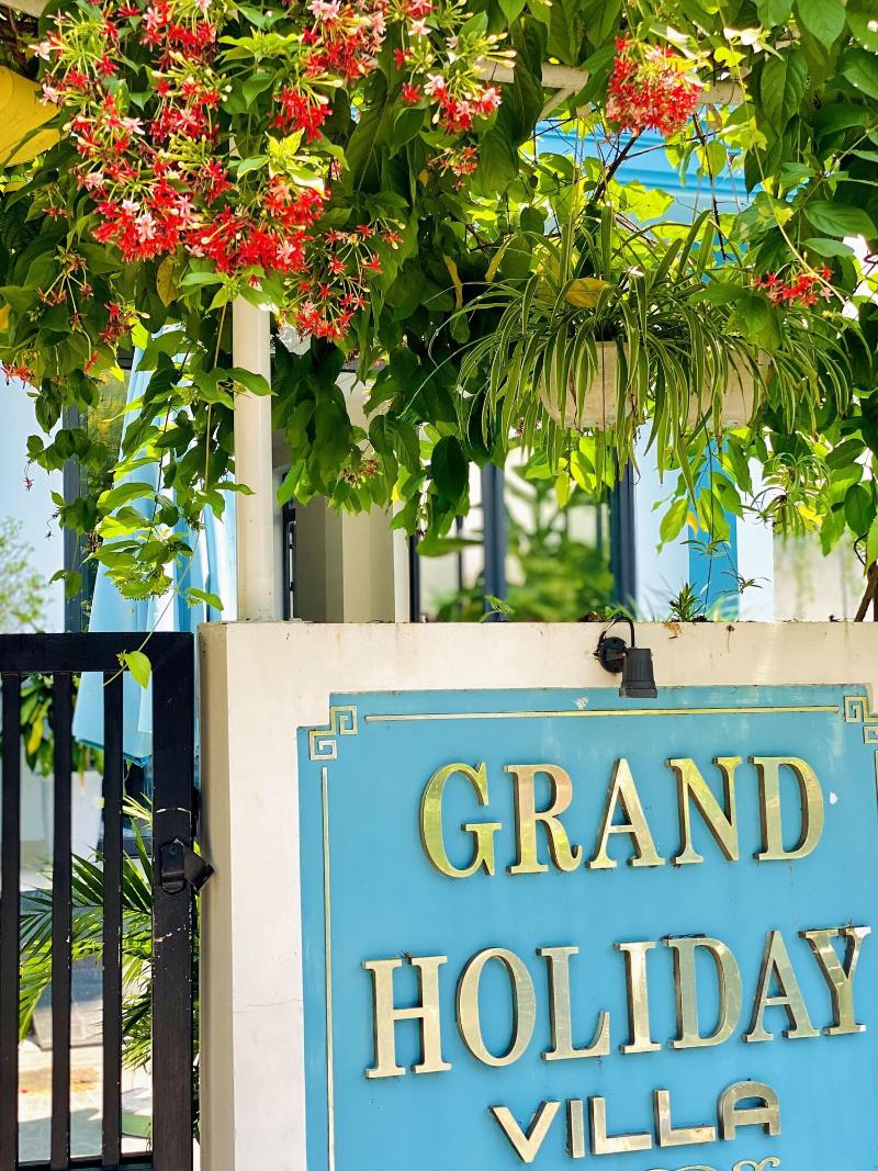 Grand Holiday Villa image