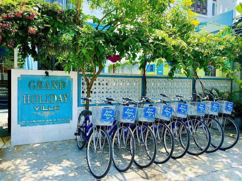 Grand Holiday Villa image